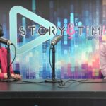 Serena Zirpoli, CEO della nostra società di consulenza e formazione aziendale, sta conducendo un'intervista nello studio di StoryTime