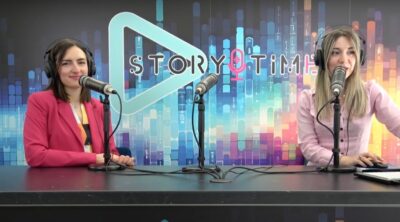 Serena Zirpoli, CEO della nostra società di consulenza e formazione aziendale, sta conducendo un'intervista nello studio di StoryTime